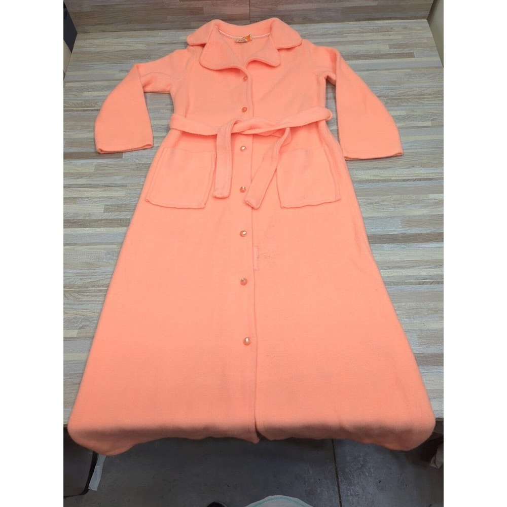 Vintage 60's/70's peachy orange Fleece Robe/ Housecoat nightgown Sz Medium